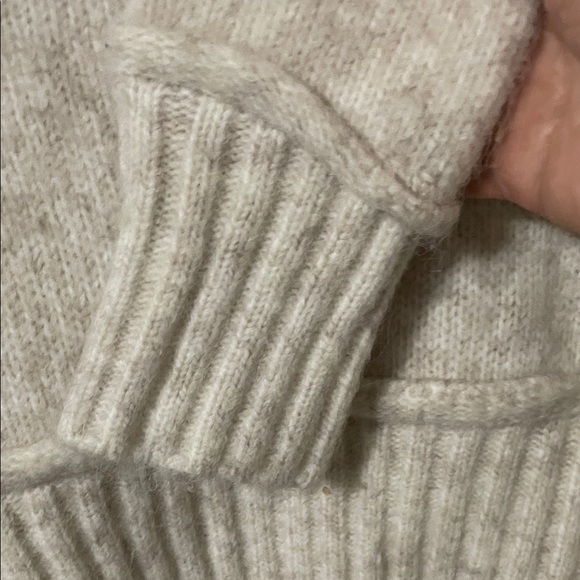Flat White Los Angelos Cropped Oatmeal Colour Sweater Size Small - Picture 6 of 10